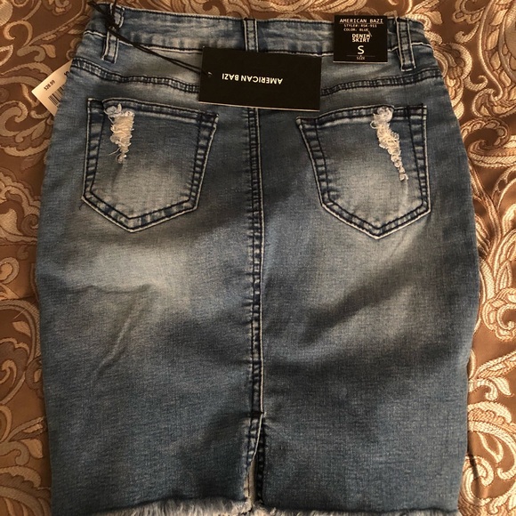 Denim skirt - Picture 3 of 3